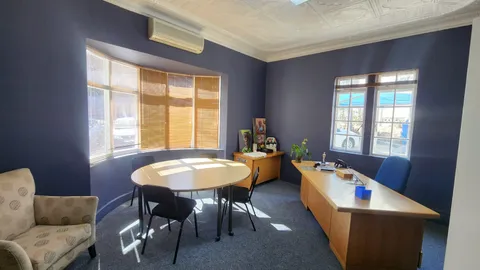 12 Bolton Road, Parkwood has a 600m² Office Building Available For Sale (20)